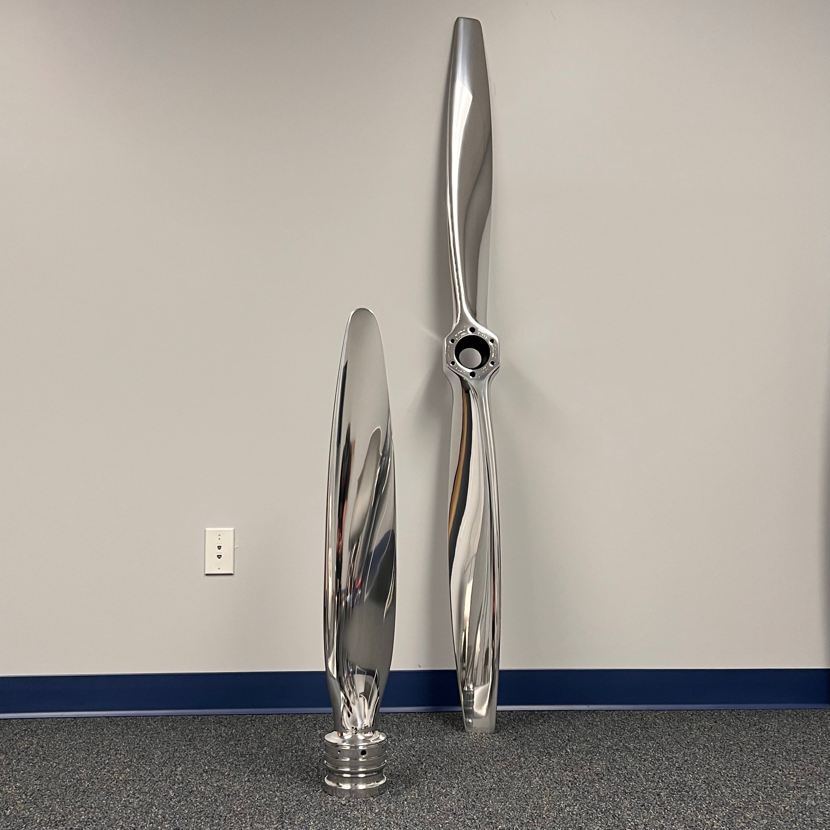 The Propsicle Modern Aviation Art CESSNA 402 Mirror Polished Chrome Airplane Propeller Blade Sculpture ( McCauley )